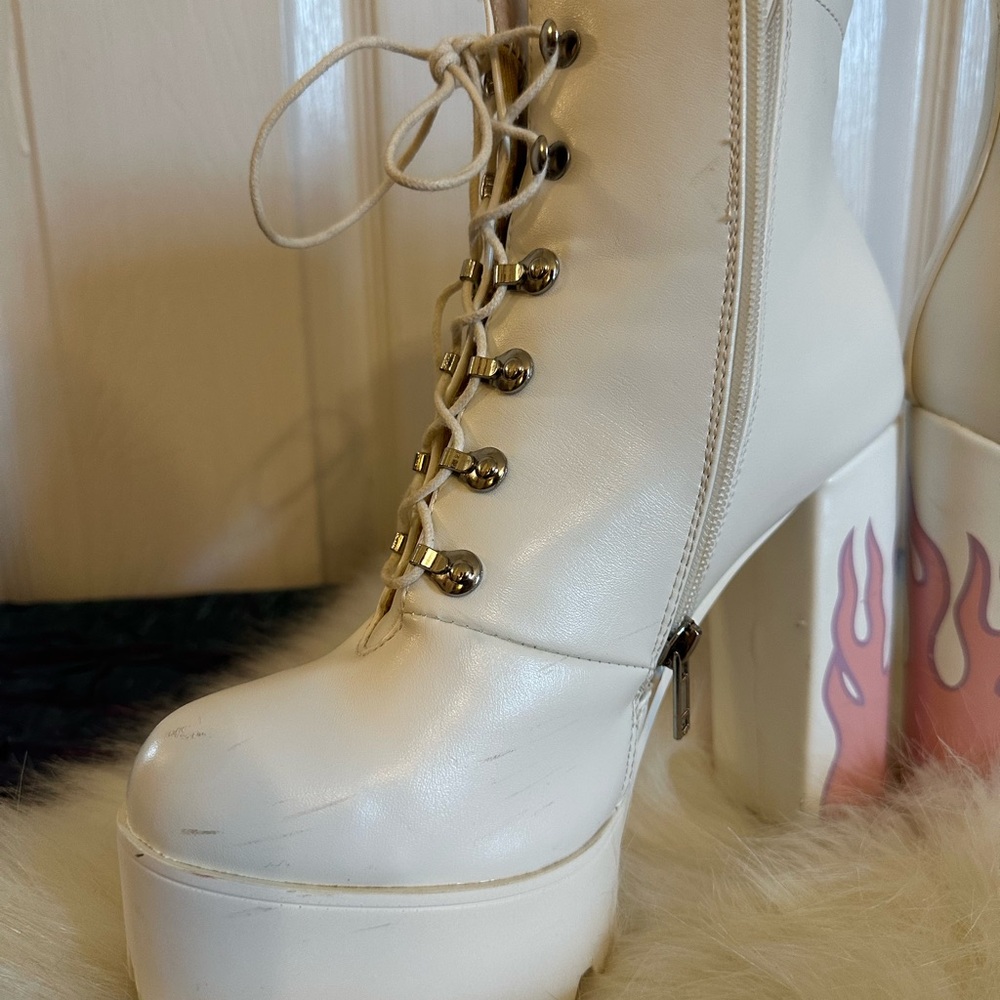Lamoda White Platform Lace-up Booties W/ Pink Flame Gently Used Women’s Sz 8.5 - Picture 6 of 15